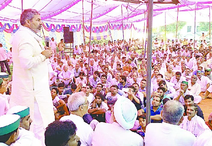 Religion and nation was divided farmers: Tikait