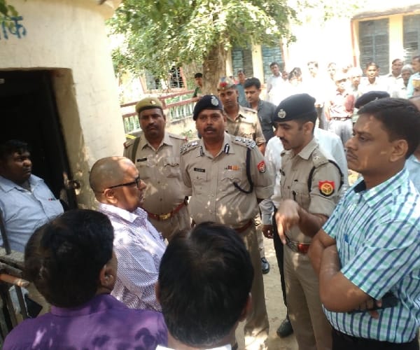 huge amount of money theft in sultanpur