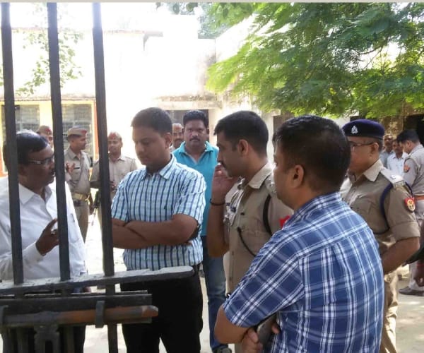 huge amount of money theft in sultanpur