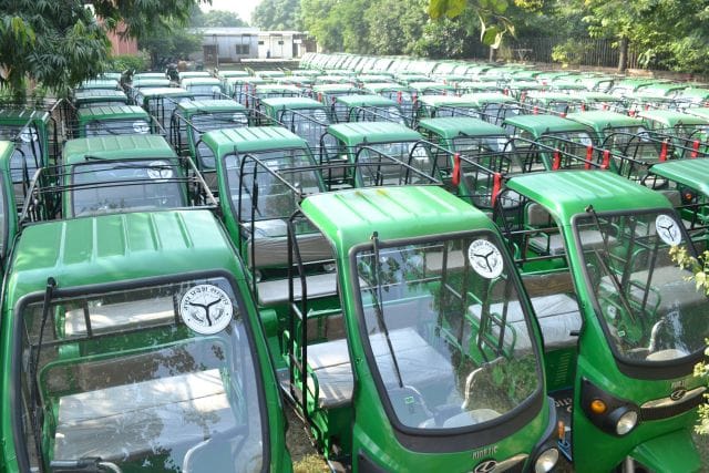 Three districts rickshaw drivers Azam Khan distribute free e-rickshaw