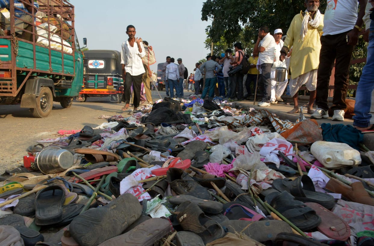 Rajghat stampede on the bridge, 25 dead