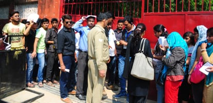  ruckus in indian idol audition in lucknow.