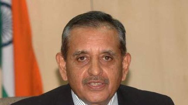 Despite lookout notice, Moin Qureshi fools authorities, flies to Dubai