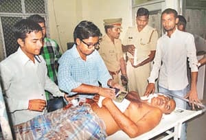 fireng in mandhata person injured