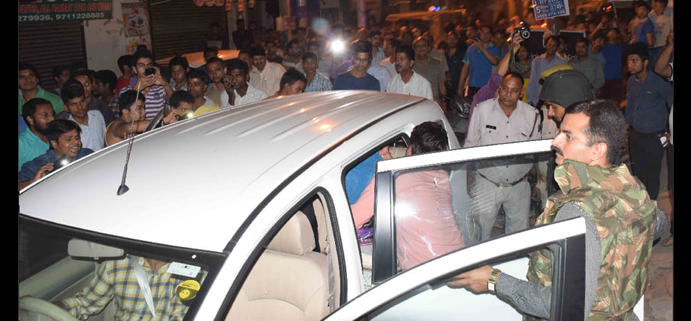 6 people including top Naxalite commander hiding in a Noida apartment arrested