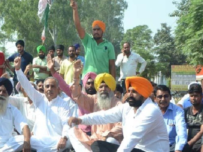 protest, congress protest, protest against government, gurdaspur, amritsar