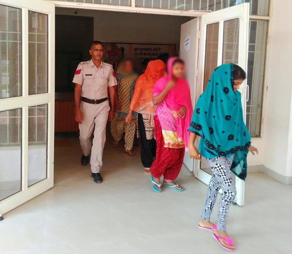 sex racket busted in rajiv puram karnal, two boys and girls found naked in police raid