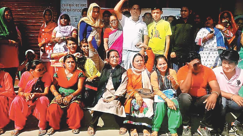 Women Congress workers on contracts of alcohol exposure