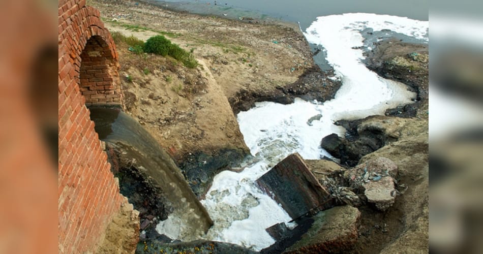 Toxic water into the village stretched razor cancer