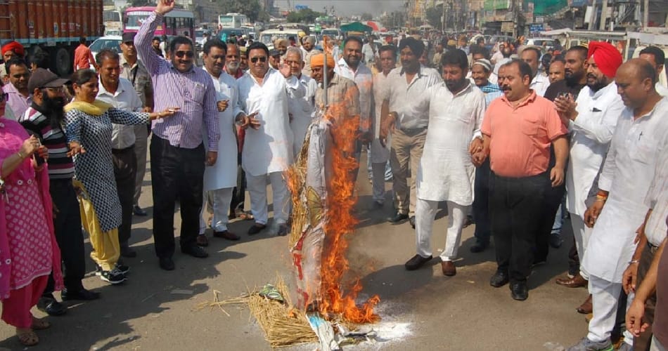 Big politics is playing in punjab on Chitta ravan, protest in going on