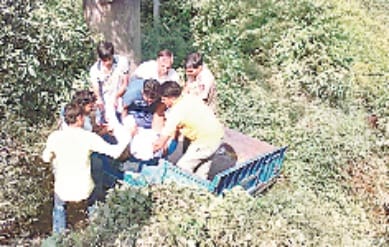 sadak hadse mein kisan ki maut