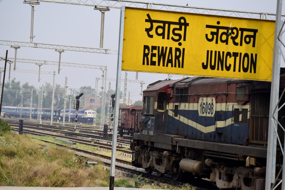 unknown man left sleeper on railway track, ajmer haridwar express train escaped to derail 