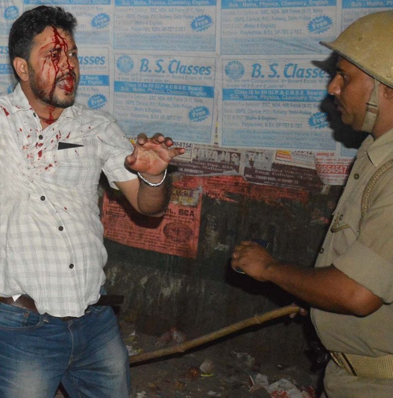 public beaten police after accident at highway