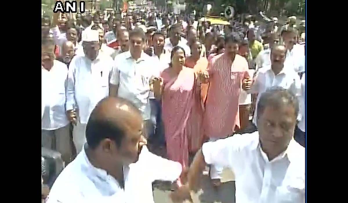 RSS is protesting in Bengalore after killing its activist on sunday