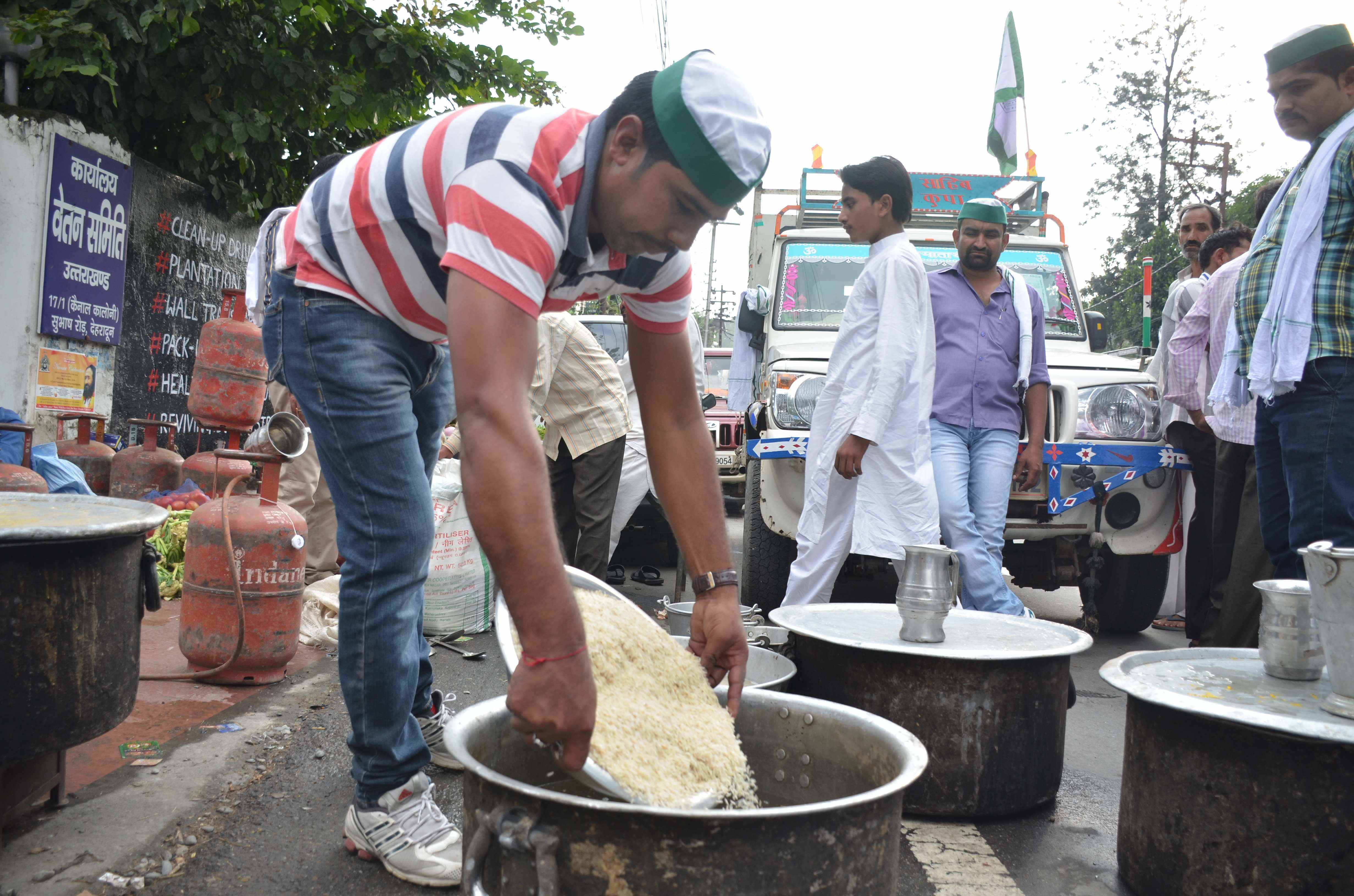 farmers demand 7 pay commission.