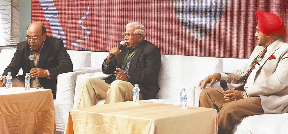 Discussion in khushwant singh litfest on kargil war