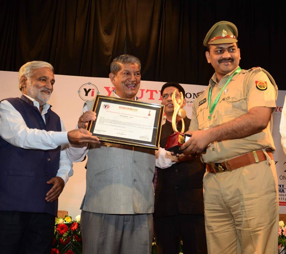 Cm harish rawat honoured Uttarakhand talent..