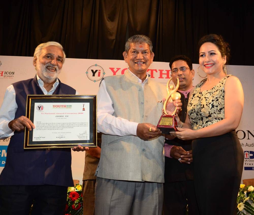 Cm harish rawat honoured Uttarakhand talent..