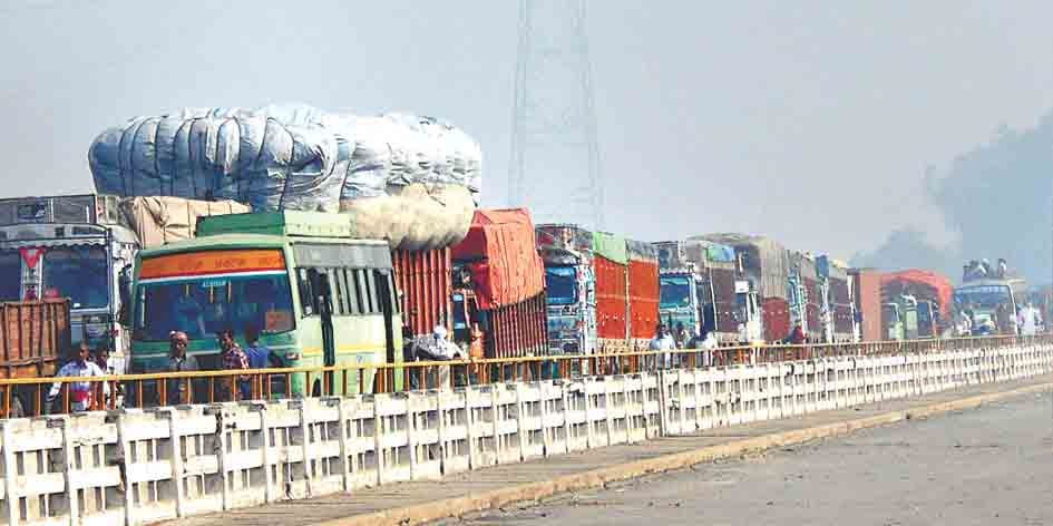 jam on brajghat bridge