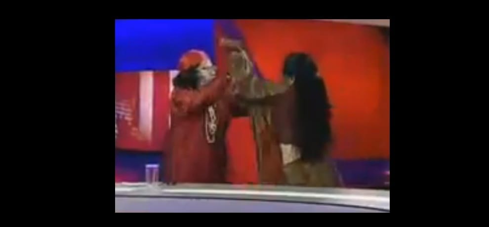 omji maharaj entry in big boss shocks everyone even he clean bolds deepika and salman with his gigs