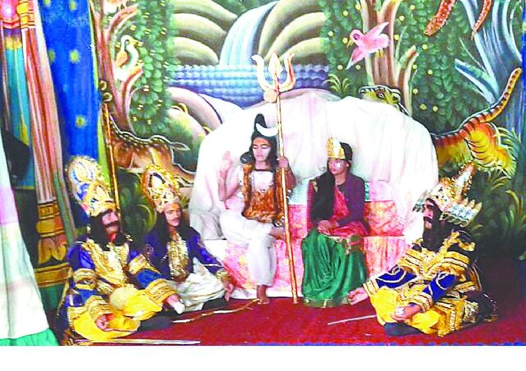 Sita swayamvar swelling crowd Dulcina view