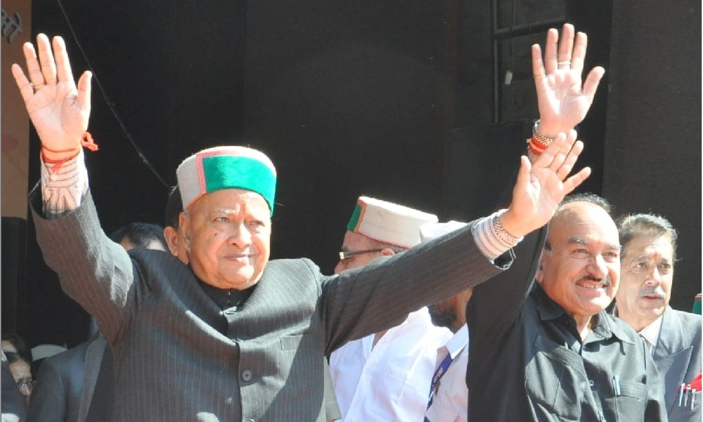 CM Virbhadra Singh Target Maheshwar Singh on Raghunath Temple Issue.