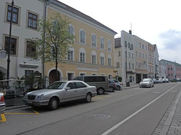Austria to destroy house where Hitler was born
