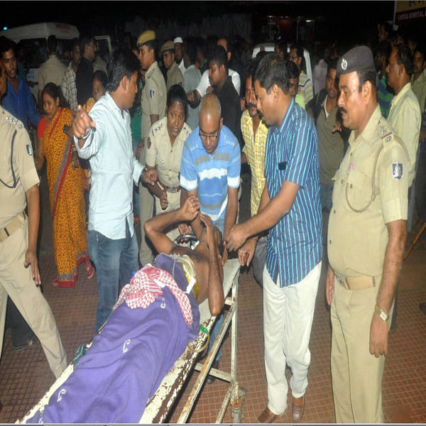 22 killed as fire engulfs SUM hospital in Bhubaneswar, many injured