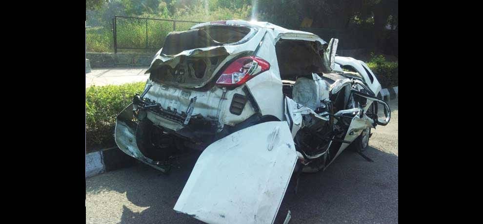 car accident in delhi two dead