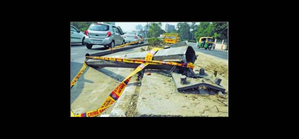 car accident in delhi two dead