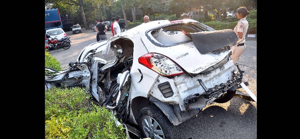 two cars, including five injured couple