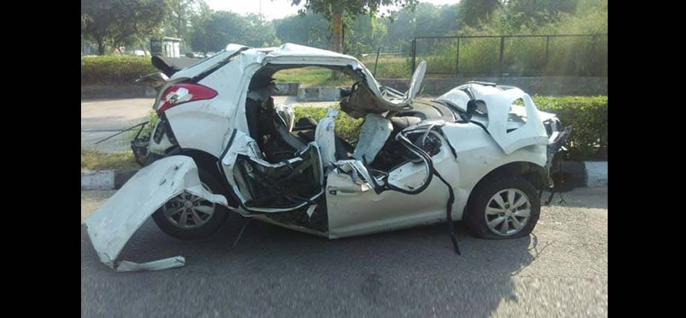 Masons in different road accidents and several injured