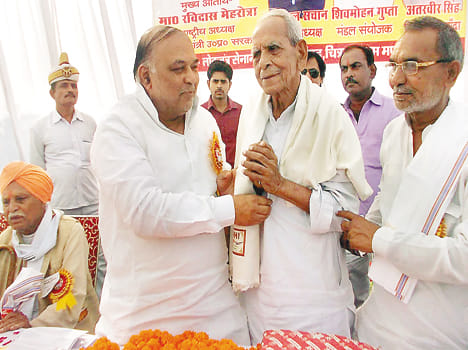 The government does not respect democracy fighter