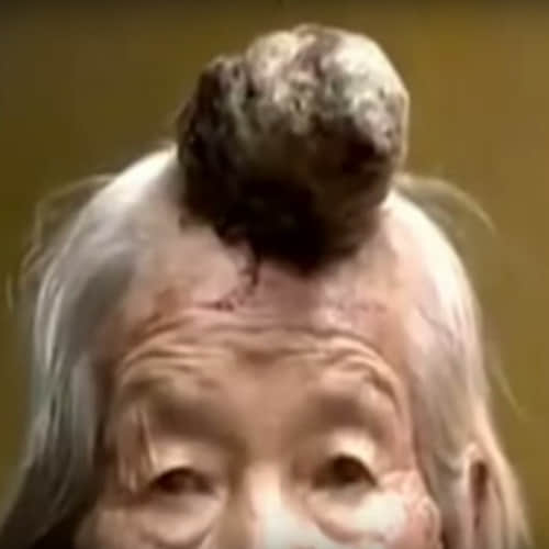  woman who has a HORN on her head