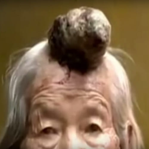  woman who has a HORN on her head