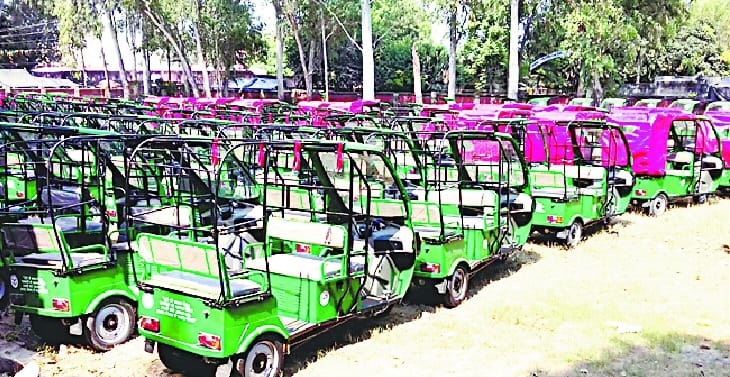 Today the delivery of 400 E-Rikshaon