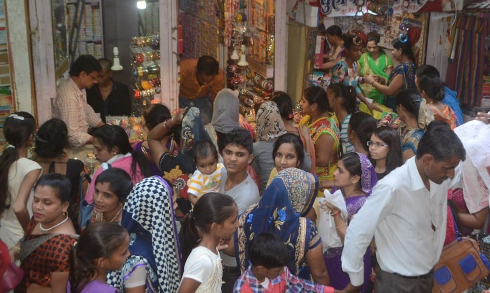  chaand ke darshan ko bekaraar ‘chaandanee’