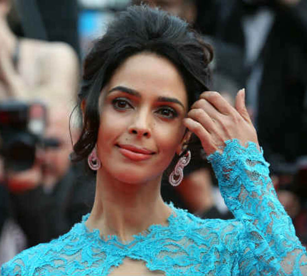 Bollywood actress Mallika Sherawat tear-gased and beaten-up by masked men