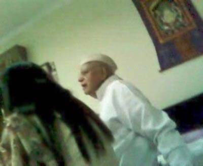 ND tiwari stuck in sex scandal