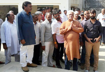 Martyr on his birthday at home crying bitterly actor Om Puri