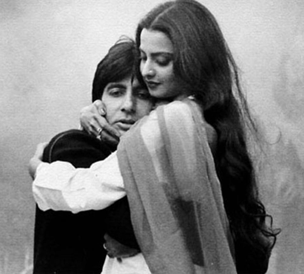 rekha and amitabh bachchan meet an event