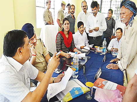18 officers in negligence sought