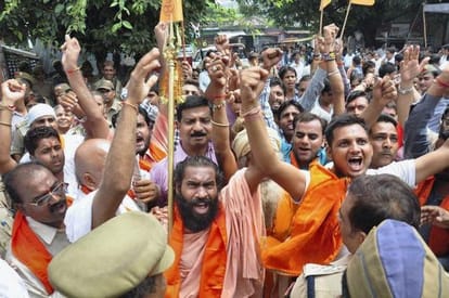 VHP helps BJP in up election 2017