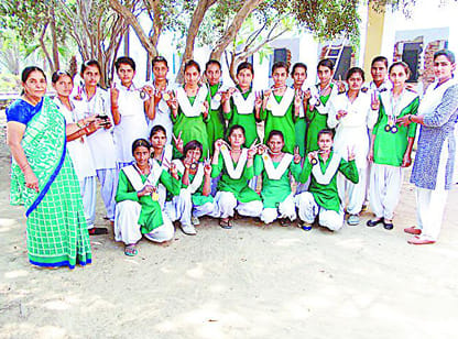 Arya Kanya Inter College awarded to winning players