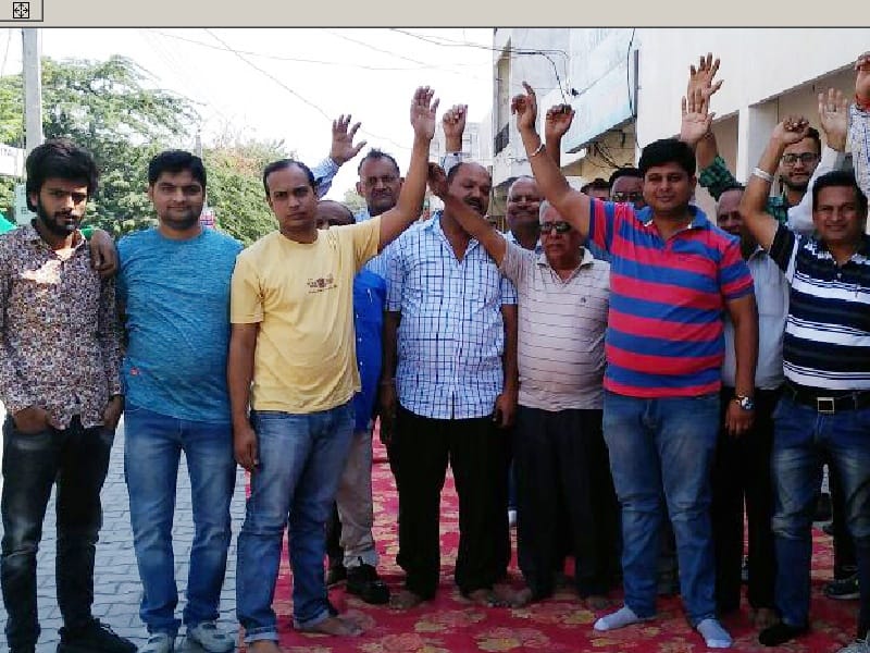 Geeta Bhawan Road, left unfinished, shoppers on dharna, Sunam, Sangrur