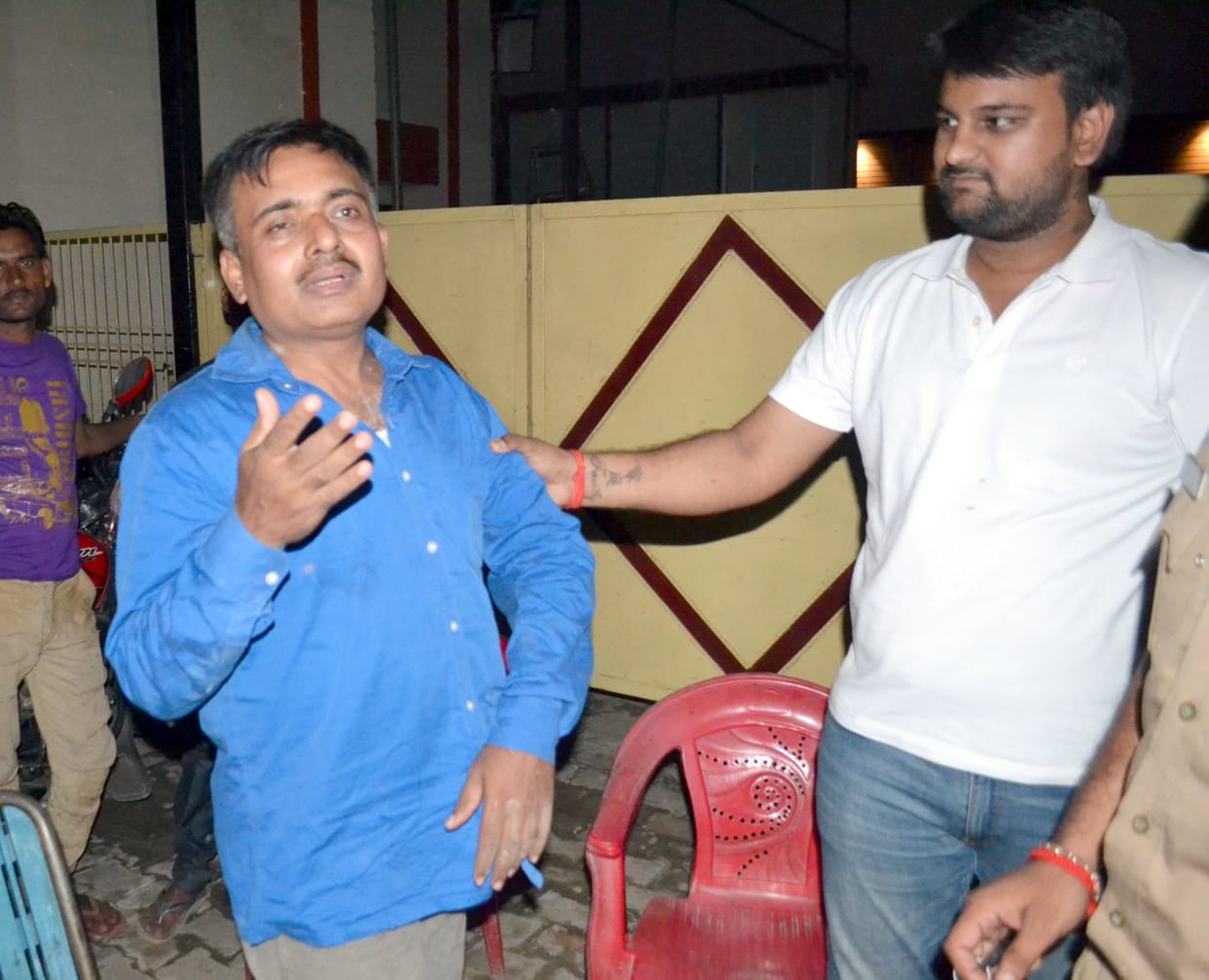 Thugs are trying to raise money to become inspector caught