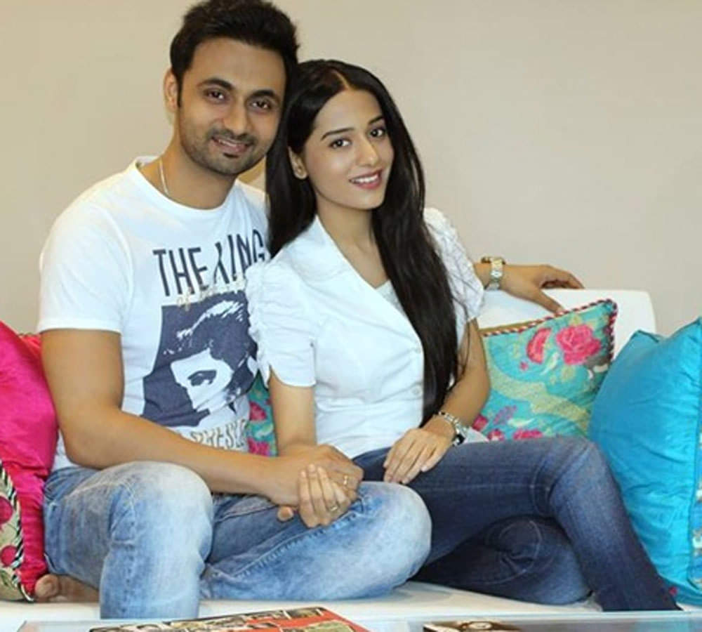 RJ Anmol Shares Cute Pic of Wife Amrita Rao BreastFeeding His son Veer, Goes Viral