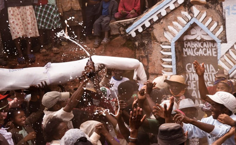  Dancing with the Dead in Madagascar