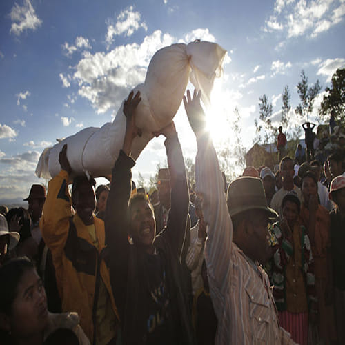  Dancing with the Dead in Madagascar