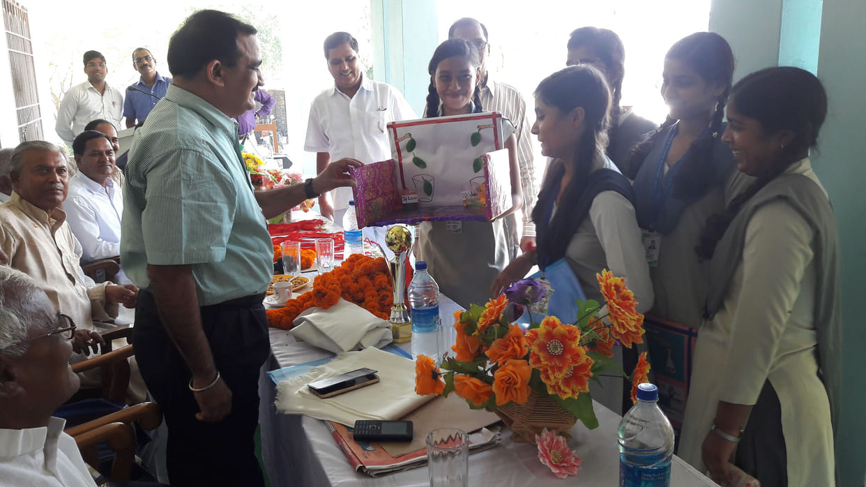 young syudents participated in science exhibition